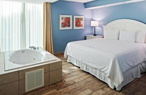 Ormond Beach Complejo | Bright 1BR w/Ocean Views, Private Balcony, Resort Amenities & Full Kitchen