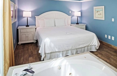 Ormond Beach Complejo | Bright 1BR w/Ocean Views, Private Balcony, Resort Amenities & Full Kitchen
