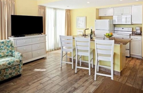 Ormond Beach Complejo | Bright 1BR w/Ocean Views, Private Balcony, Resort Amenities & Full Kitchen