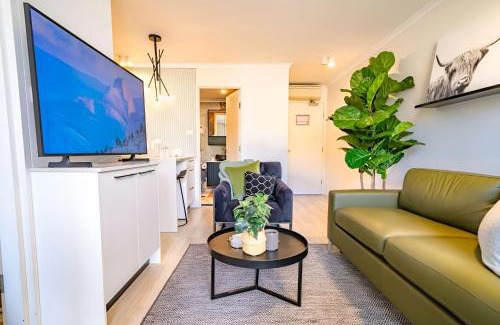 Chippendale Apartamento | Bright 1BR with On-Site Gym I Sauna I Pool and Parking
