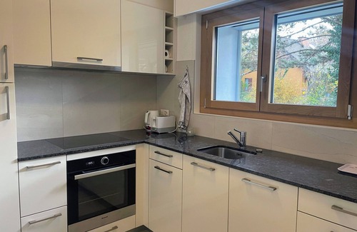 La Tour-de-Peilz Apartamento | Bright 2.5-room apartment on the Riviera, terrace and garden