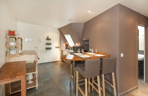 Chaussee-d'Antin Apartamento | 2 BD 2 BTH 6ª planta con ascensor y aire acondicionado cerca de las Galerías Lafayette / Madeleine