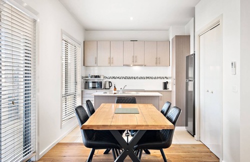 Kensington Apartamento | Bright 2-Bed Flat with Balcony in Kensington