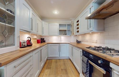 Hackney Wick Apartamento | Bright 2 Bed With Patio & Backyard on Victoria Park
