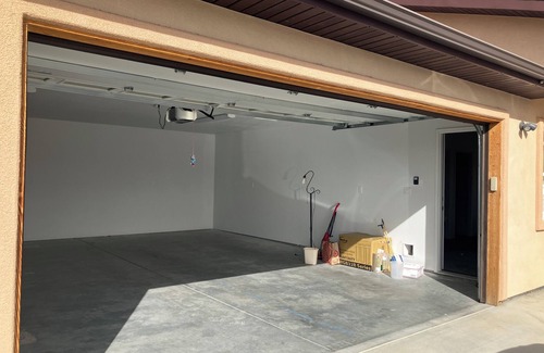 Hotchkiss Casa | Bright 2-bedroom house in quiet family neighborhood with views of Mount Lamborn