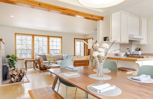 Volcano Casa | Bright 2BR in Charming Gold Rush Town w/ Cozy Fireplace & Tree Views
