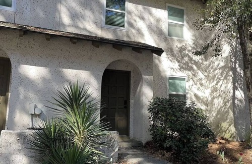 Palmetto Dunes Cabaña | Bright 2BR Townhome Pool & Beach Minutes Away