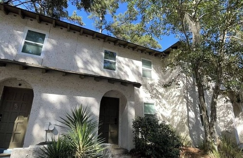 Palmetto Dunes Cabaña | Bright 2BR Townhome Pool & Beach Minutes Away