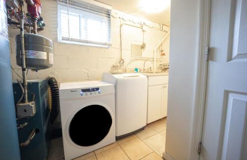 Southeast Yonkers Apartamento | Bright 3bed basement with backyard & free parking