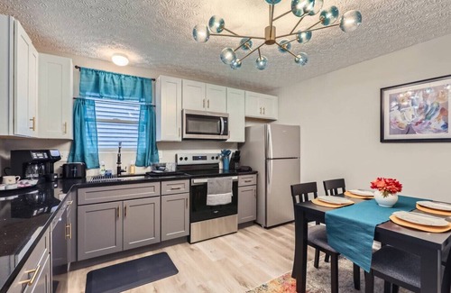 Columbus Casa | Bright 3BR Home w Garage near CMH & Ohio Dominican