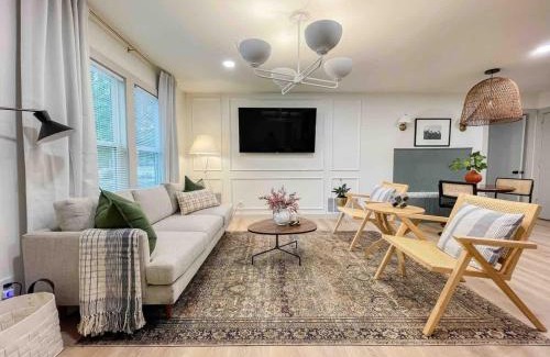 Irving Casa | Bright 3BR with Fire Pit and Near Convention Center