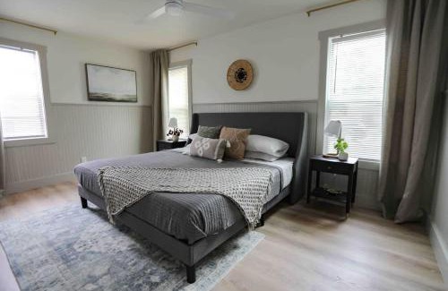 Irving Casa | Bright 3BR with Fire Pit and Near Convention Center