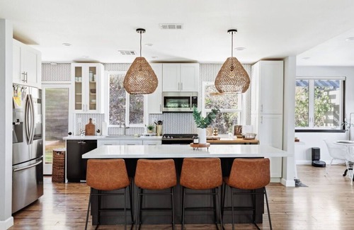 Westlake Village Casa | Bright 4 Bedroom Mountain View Home By Arts Plaza