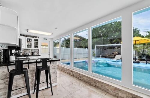 Driftwood Casa | Bright 4BR with Pool and Game Room near Hard Rock