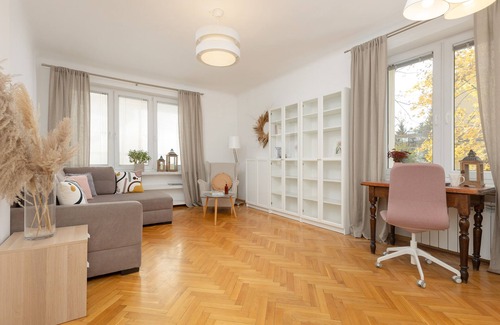 Saska Kepa Apartamento | Bright Aapartment Holenderska by Renters