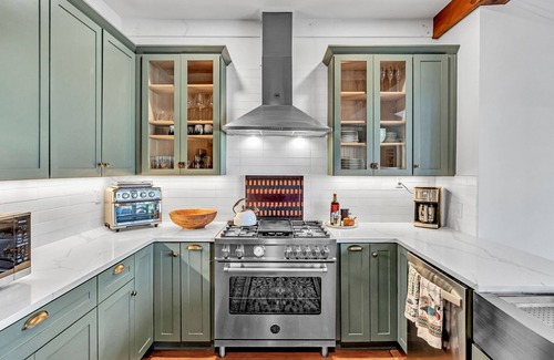 Winston - Salem Cabaña | Bright & Airy 1910 Cottage with 2 King Master Suites! Updated! Close to campus!
