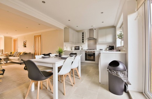 Llanishen Apartamento | Bright & Airy 3-Bed with Parking