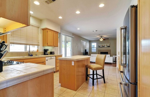 Lancaster Casa | Bright & Airy 4BR in Lancaster, Open Concept & Remodeled w Large Backyard#41390