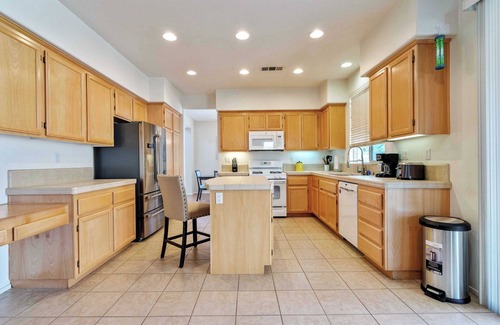Lancaster Casa | Bright & Airy 4BR in Lancaster, Open Concept & Remodeled w Large Backyard#41390
