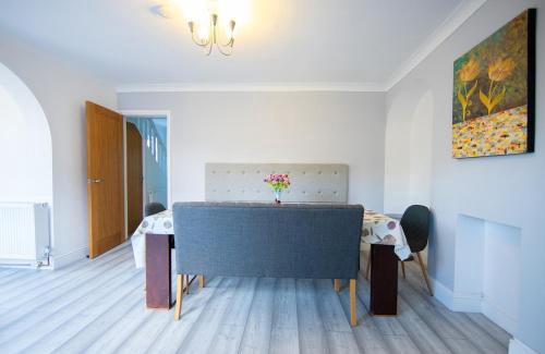 Ely Casa | Bright & Airy 4x Bed House with Parking
