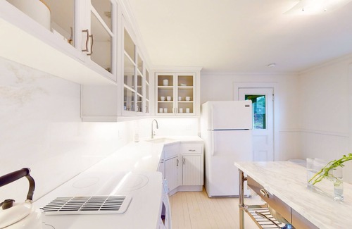 Northeast Harbor Casa | Bright & airy cottage with firepit, bikes, high-speed WiFi & private W/D