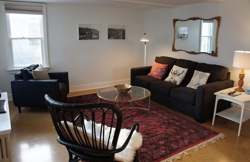 Charlottetown Apartamento | Bright, Airy Flat in Downtown Century Home