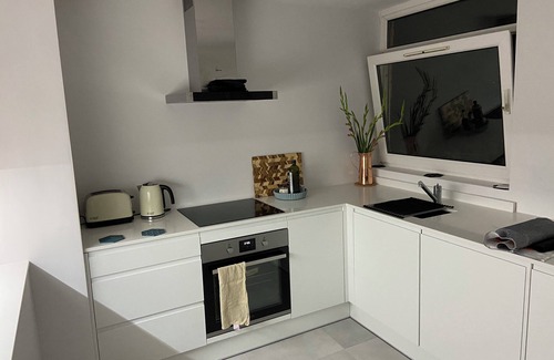 Kew Apartamento | Bright and airy 2 bed flat in Kew Gardens. 5 min walk to Botanical Gardens.