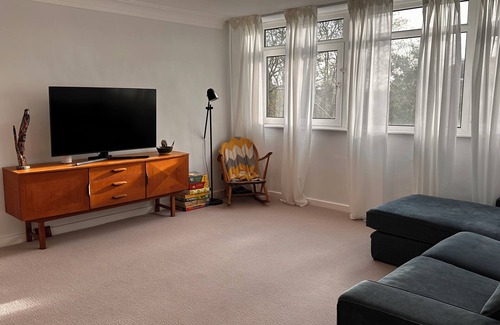 Kew Apartamento | Bright and airy 2 bed flat in Kew Gardens. 5 min walk to Botanical Gardens.