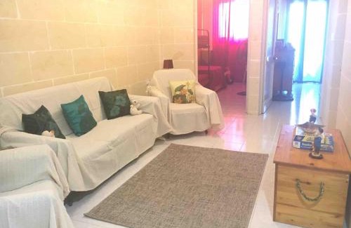 Marsalforn Apartamento | Bright and Airy Flat in Marsalforn, Gozo
