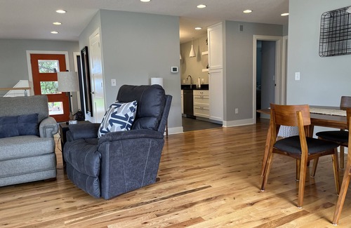Lake City Casa | Bright and airy home-with a beautiful view of Lake Pepin & well stocked kitchen