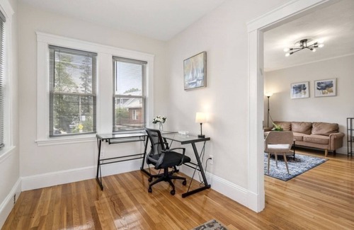 St. Elizabeth's Apartamento | Bright and Airy newly renovated, 2 bedroom apartment with office!