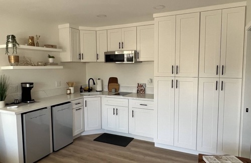 Westchester Apartamento | Bright and Beautiful Studio Guest House with Patio