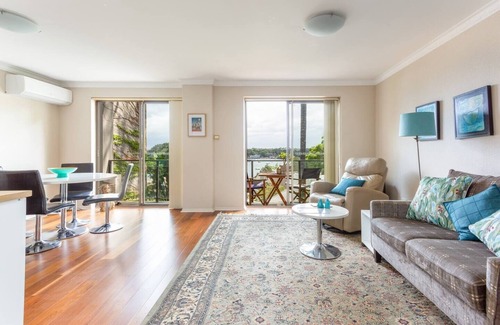 McMahons Point Apartamento | Bright and Breezy Harbour Views at McMahons Point