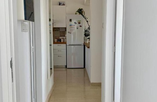 Agios Tychon Apartamento | Bright and Breezy Beachside Apartment