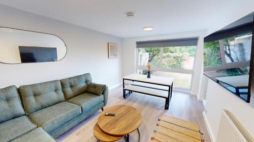 Exeter Apartamento | Bright and Cosy 4-Bedroom Home