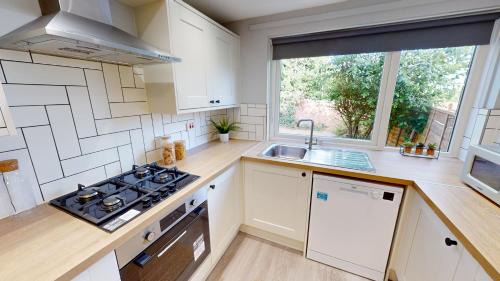 Exeter Apartamento | Bright and Cosy 4-Bedroom Home
