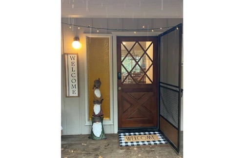 Arnold Cabina | Bright and Cozy Cabin in Blue Lake Springs
