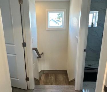 Sunset Casa | Bright and cozy modern home in Vancouver - central to YVR-Downtown - Free Private Parking