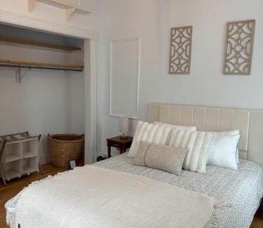 Saugerties South Casa | Bright and Cozy Room Saugerties