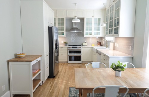 North Loop Casa | Bright and Elegant Historic Hyde Park Home