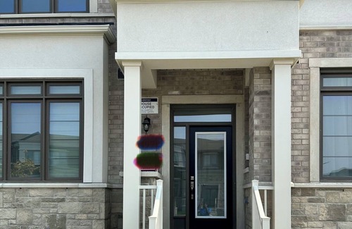Whitby Casa | Bright and elegant home - your home away from home