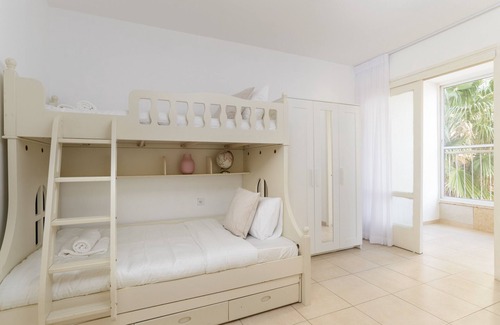 Netanya Apartamento | Bright and Fresh Family Home near Beach by FeelHome