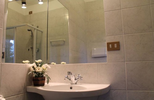 Domaso Complejo | Apartamentos luminosos y modernos con piscina y playa y villas de lujo en el S