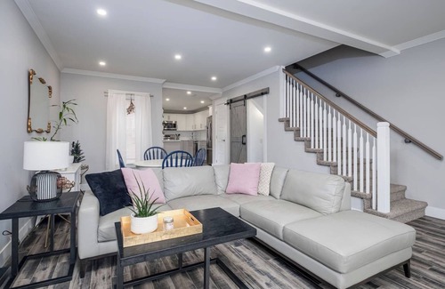 Downtown St. John's Casa | Bright and Modern Downtown St. John's Rowhouse