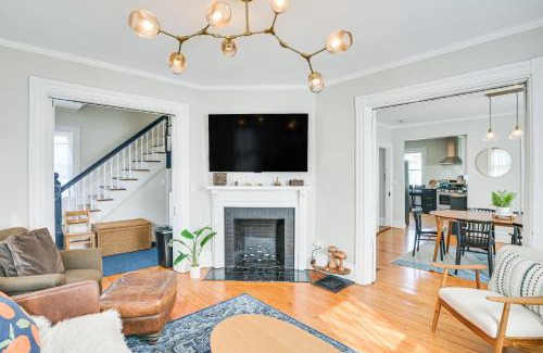 Watertown Casa | Bright and Pet-Friendly Home 2 Mi to Harvard Square