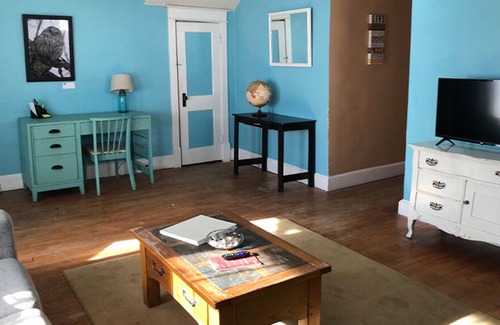 Endion Apartamento | Bright and Spacious 2 Bedroom 1 Bath Extended Stay