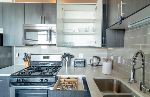 Near South Side Apartamento | Bright and Stylish 2BR Suite on Michigan Ave Near Grant Park, Museum Campus and Lakefront