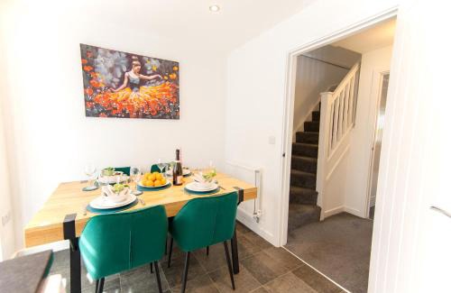 Holbrooks Casa | Bright and Stylish 3-bed House - Families and Contractors - Near Coventry Arena and M6