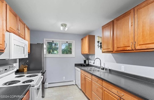 Spenard Casa | "Bright and Stylish Anchorage 2 - Bedroom House - "7 mins from ANC"