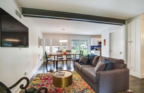 Emporia Casa | Bright and Sunny Getaway with Bikes 1 Mi to ESU!